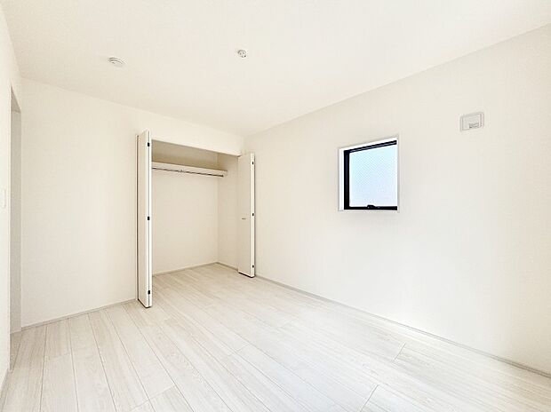 使いやすい形でベットや家具の置き方にも困ることもありません。 