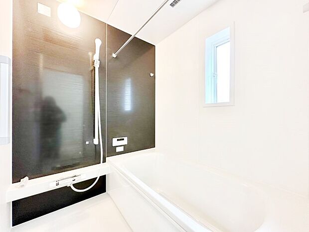 浴室乾燥機付きのバスルームでいつでも快適なバスタイムが楽しめます!