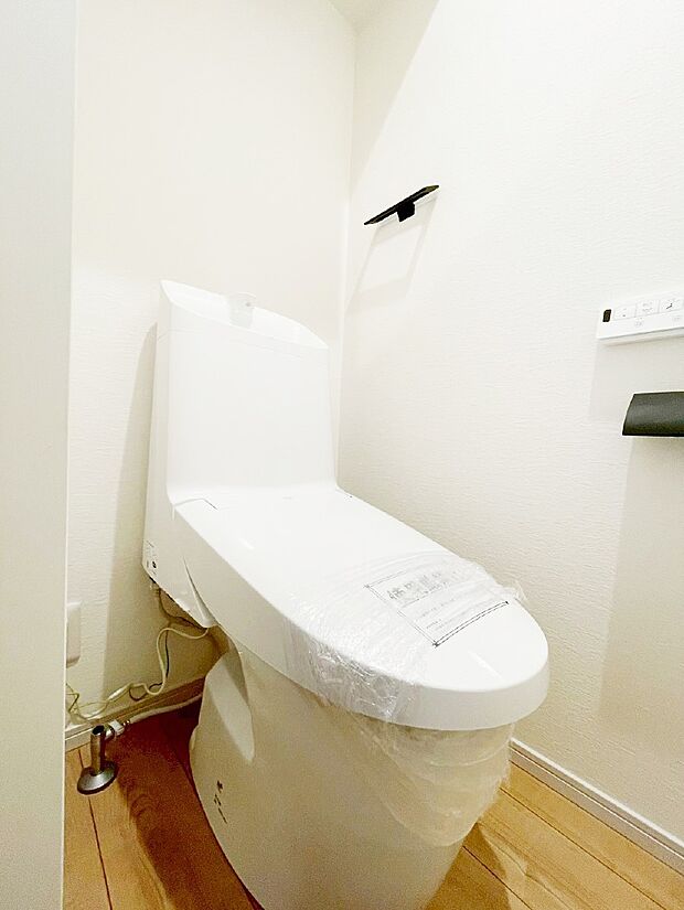 トイレは温水洗浄機能付き