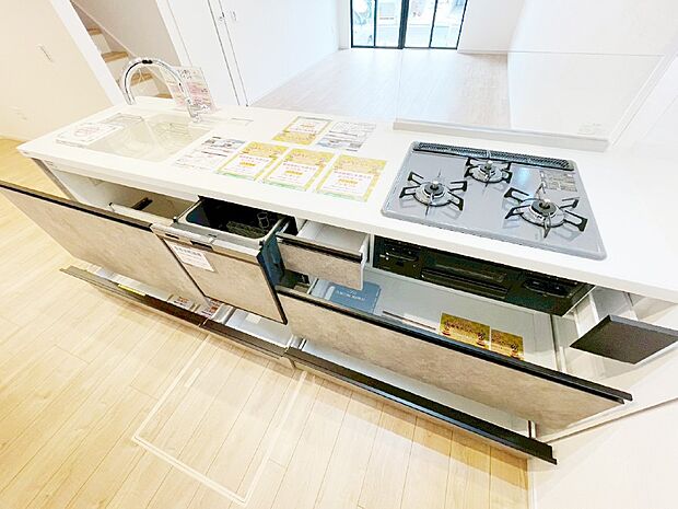 使いやすさを優先したスライド式収納タイプ！