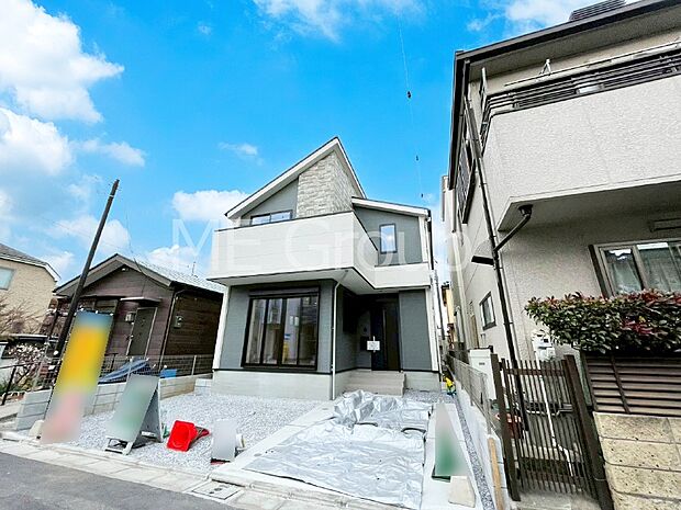 溢れる陽光でご家族の笑顔も輝く