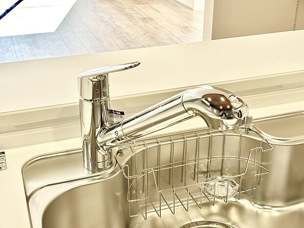 いつでも清潔なおいしいお水を。一つの水栓で水道水と浄水を使い分け。