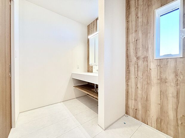 広々とゆとりのあるランドリースペース