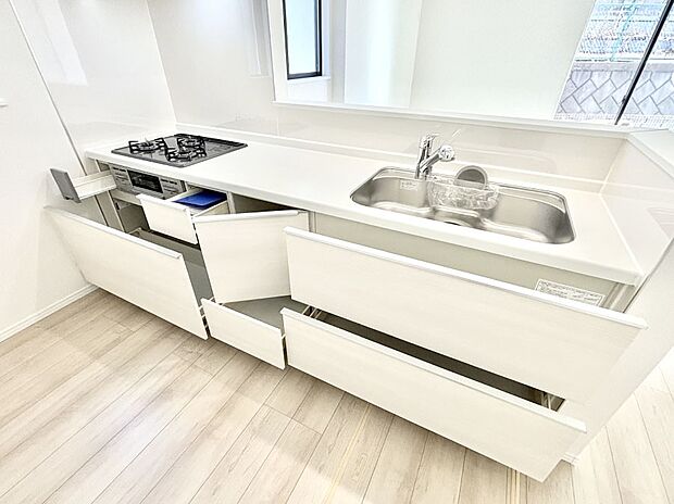 使いやすさを優先したスライド式収納タイプ！