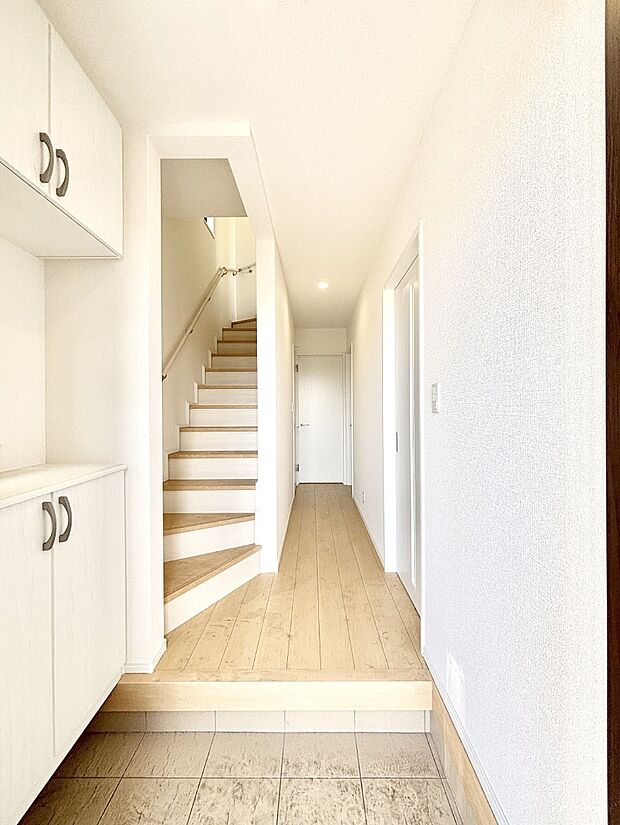 家族の帰宅やお客様をあたたかく迎える玄関