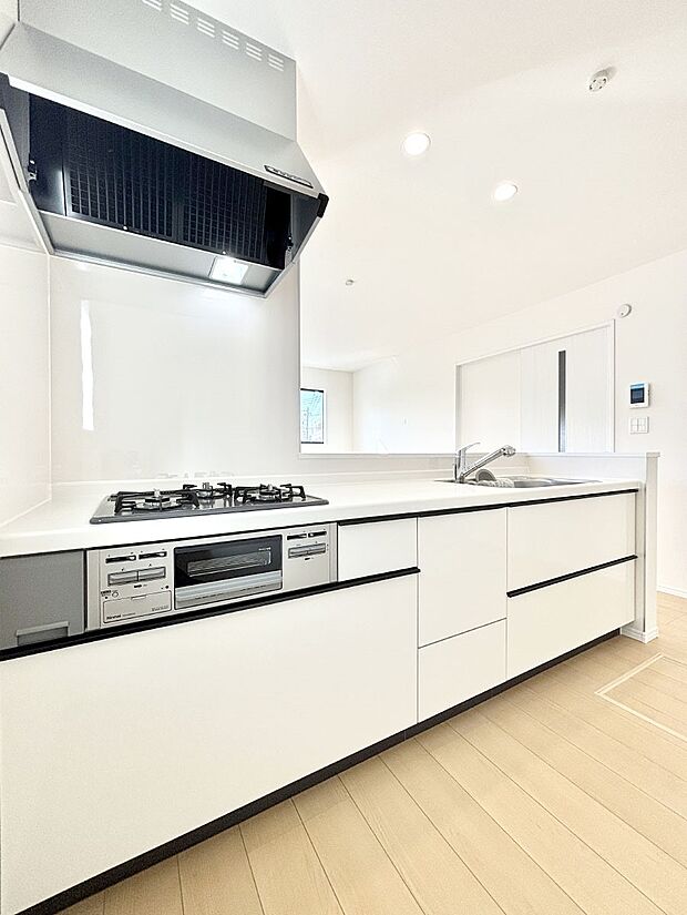 料理をしながらでもご家族との会話を楽しめる対面キッチン