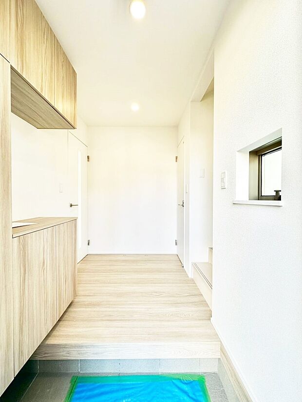 家族の帰宅やお客様をあたたかく迎える玄関