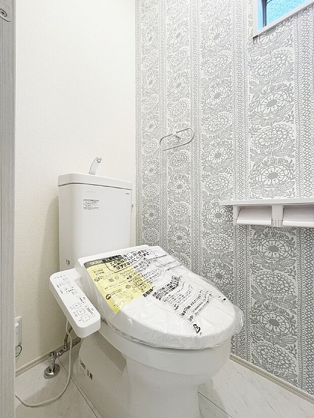 トイレは温水洗浄機能付き