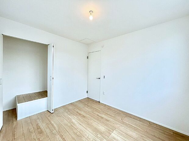 子供部屋にもおすすめな収納スペースたっぷりの居室