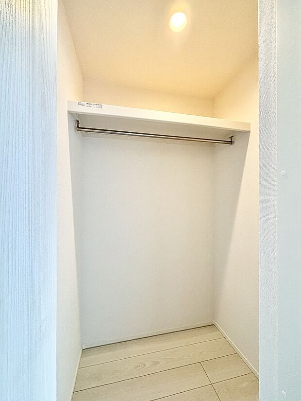 毎日の服選びが楽しくなるウォークインクローゼット 