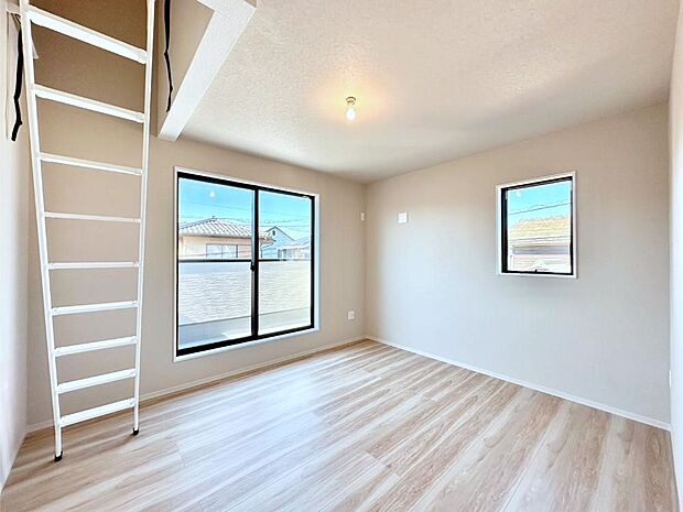 お部屋を有効活用できるロフト付きの洋室！スッキリとした空間で過ごせます。