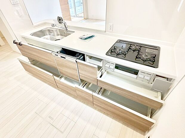 使いやすさを優先したスライド式収納タイプ！