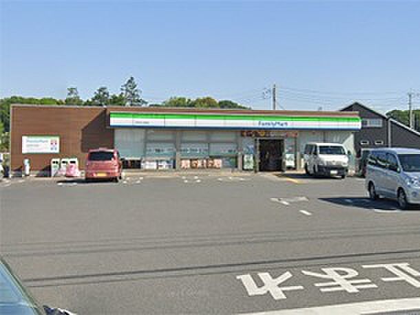 コンビニ 400m ファミリーマート 坂戸中小坂南店