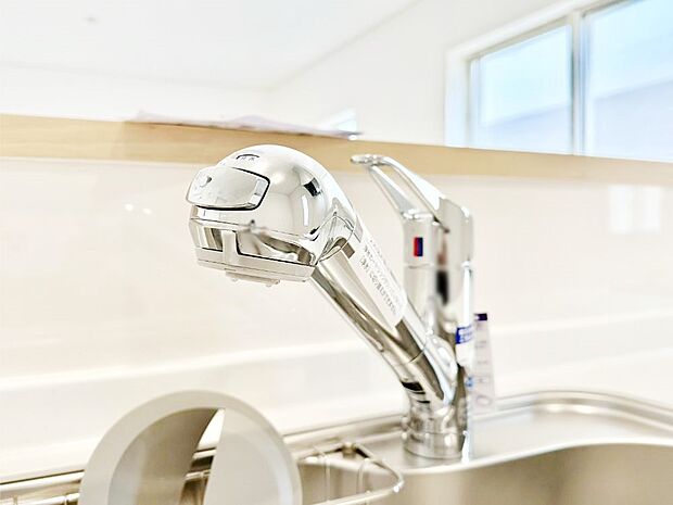 いつでも清潔なおいしいお水を。一つの水栓で水道水と浄水を使い分け。