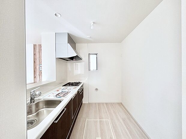 ゆとりあるキッチンではご家族と楽しくお料理ができます。