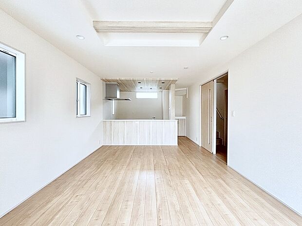 日当たりの良いリビング。お気に入りのグリーンを飾れば更に心地よさがアップ！