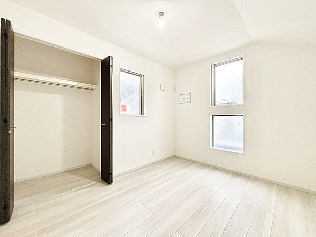 子供部屋にもおすすめな収納スペースたっぷりの居室
