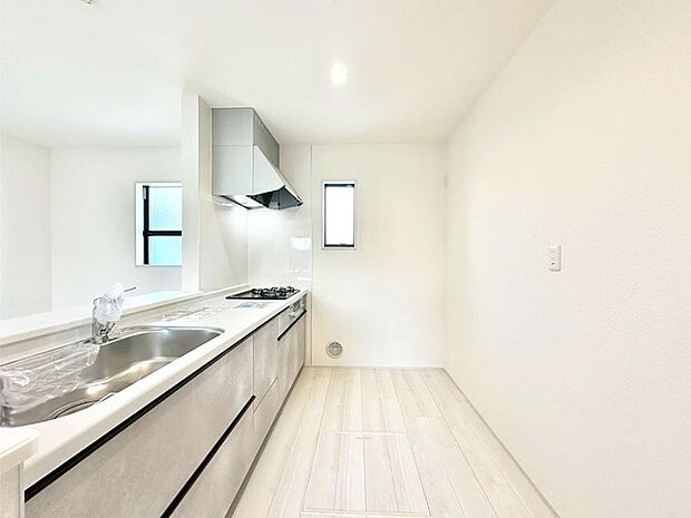 ゆとりあるキッチンではご家族と楽しくお料理ができます。