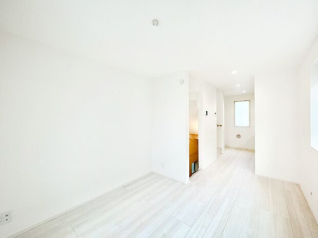 家族の笑顔が自然と生まれてくる、そんな雰囲気のダイニングに仕上がっています