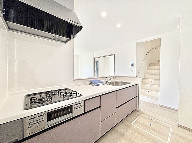 料理をしながらでもご家族との会話を楽しめる対面キッチン