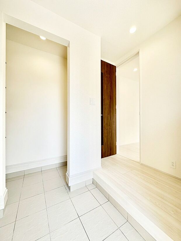 家族の帰宅やお客様をあたたかく迎える玄関