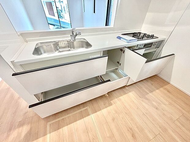 使いやすさを優先したスライド式収納タイプ!