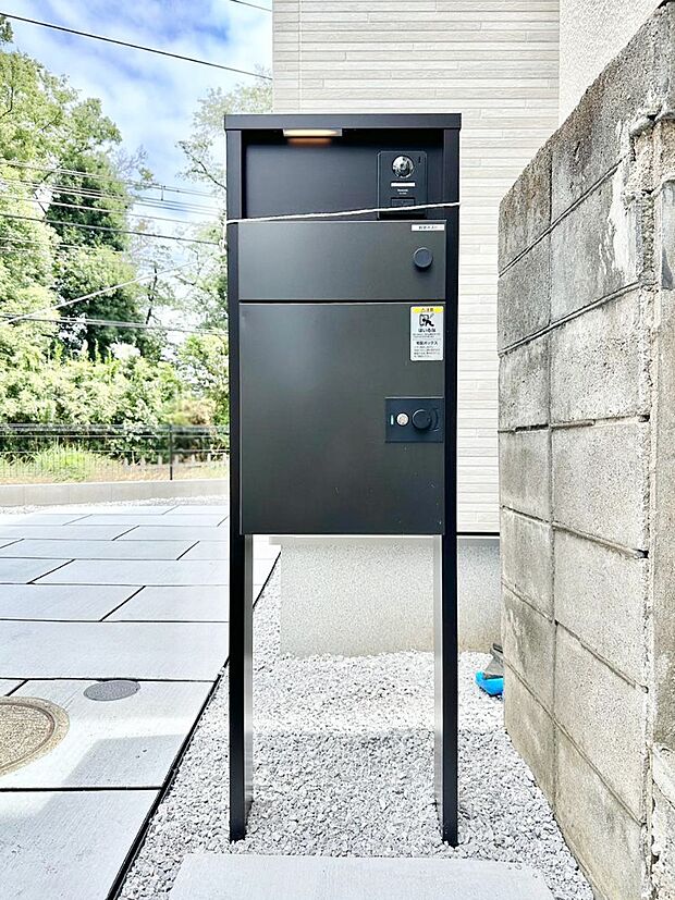 表札・インターホン・ポストをひとつに集約