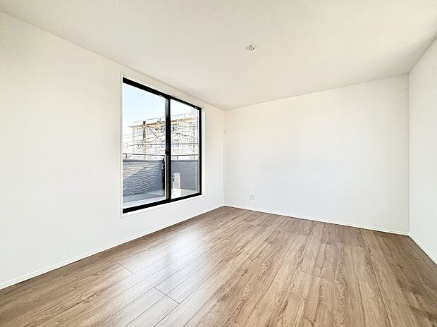 窓からのやさしい光が心地よいプライベートルーム