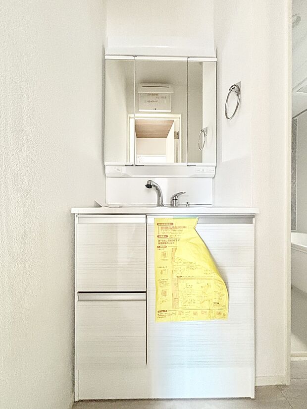 収納力と機能性に優れた洗面化粧台