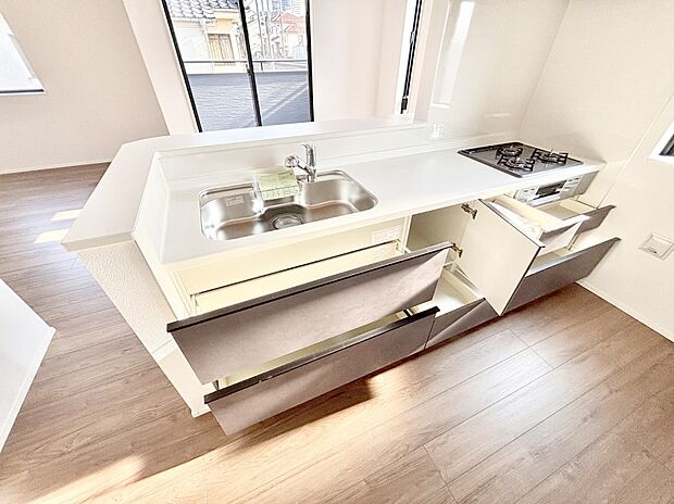 使いやすさを優先したスライド式収納タイプ!