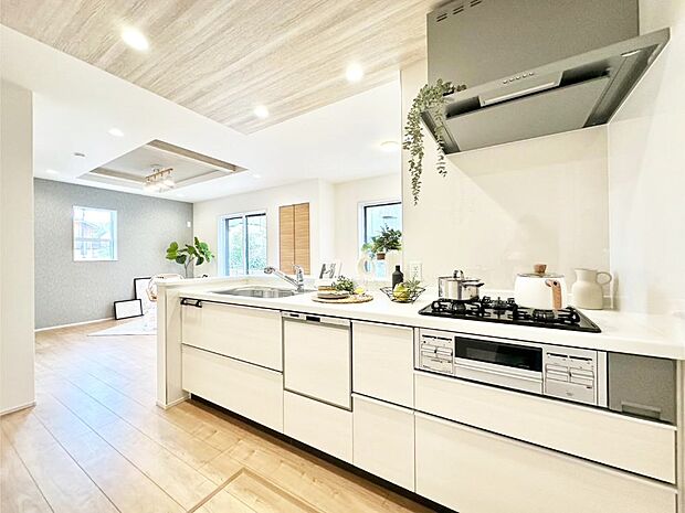 毎日使うキッチンだから、使いやすさ&お手入れのしやすさにこだわりました。