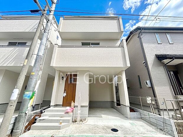 洗練された外観、上質な住空間が広がる室内は永く安心して過ごせる住居です。