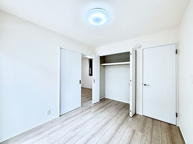 子供部屋にもおすすめな収納スペースたっぷりの居室