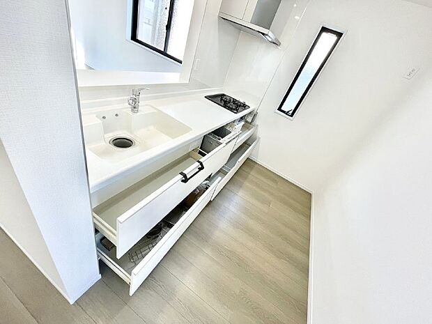 使いやすさを優先したスライド式収納タイプ!