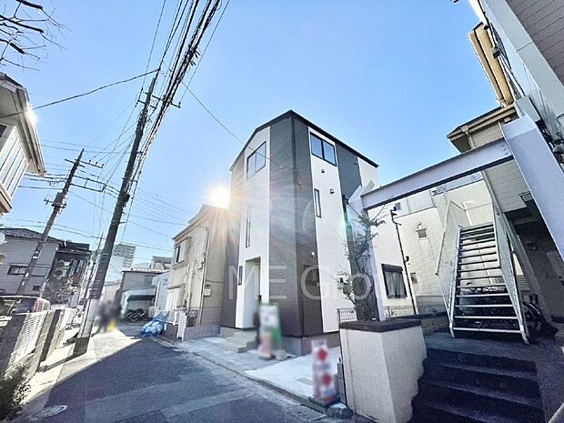 前面道路はきちんと整備されています