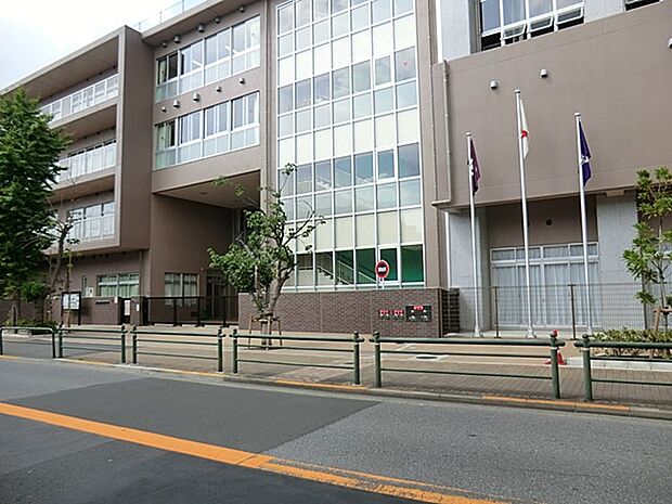 小学校 220m 足立区立西新井小学校