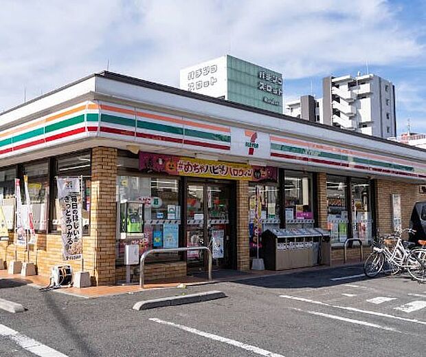 コンビニ 300m セブン-イレブン 足立西新井本町店