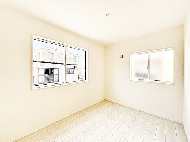 使いやすい形でベットや家具の置き方にも困ることもありません。