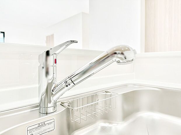 いつでも清潔なおいしいお水を。一つの水栓で水道水と浄水を使い分け。