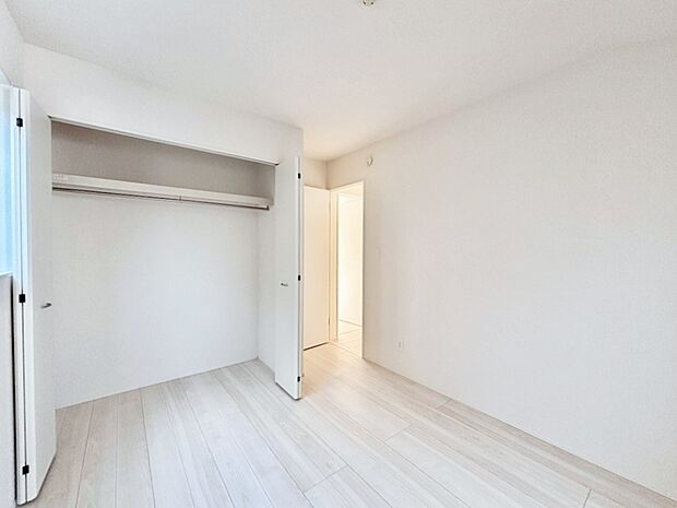 子供部屋にもおすすめな収納スペースたっぷりの居室