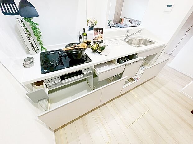 使いやすさを優先したスライド式収納タイプ!