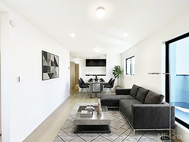 落ち着いた雰囲気のLDKは家族みんなの快適空間※家具はCGです