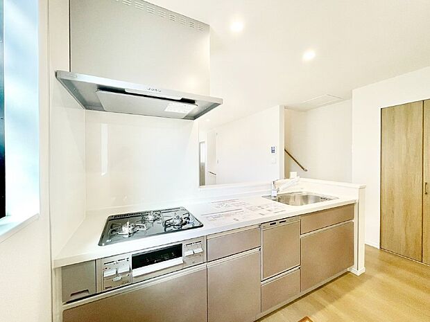 広々とした使い勝手の良いキッチンで日々のお料理も楽しくなりそう