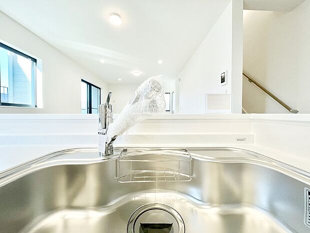 いつでも清潔なおいしいお水を。一つの水栓で水道水と浄水を使い分け。