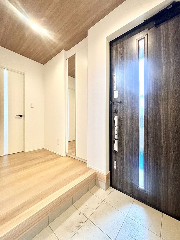 家族の帰宅やお客様をあたたかく迎える玄関