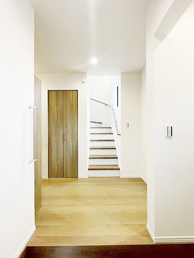 家族の帰宅やお客様をあたたかく迎える玄関