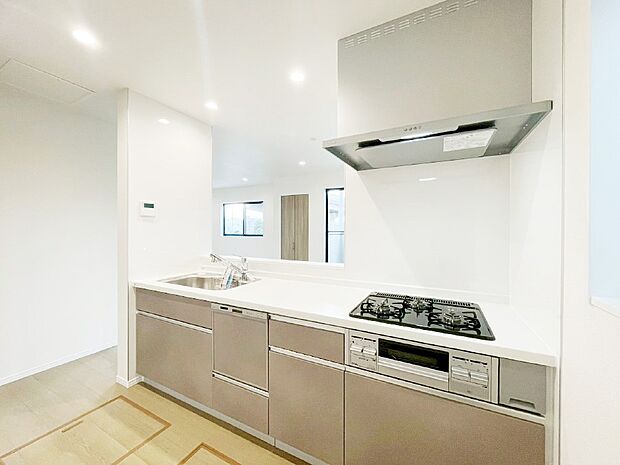 料理をしながらご家族との会話を楽しめる対面カウンターキッチン