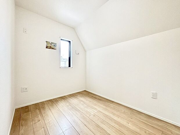 内装「無料オンライン相談」受付中！子ども部屋にぴったりの明るい空間。