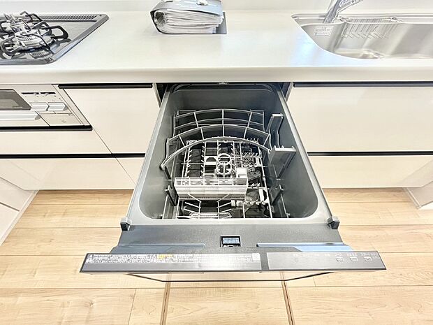 面倒なお片づけは食洗機にお任せ！家事の負担が減って、時間にも気持ちにもゆとりができます。