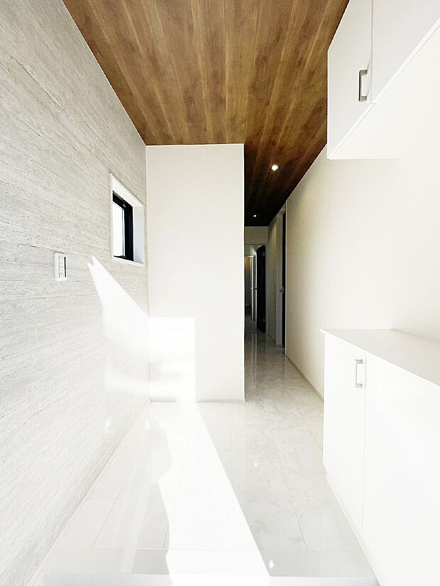 家族の帰宅やお客様をあたたかく迎える玄関